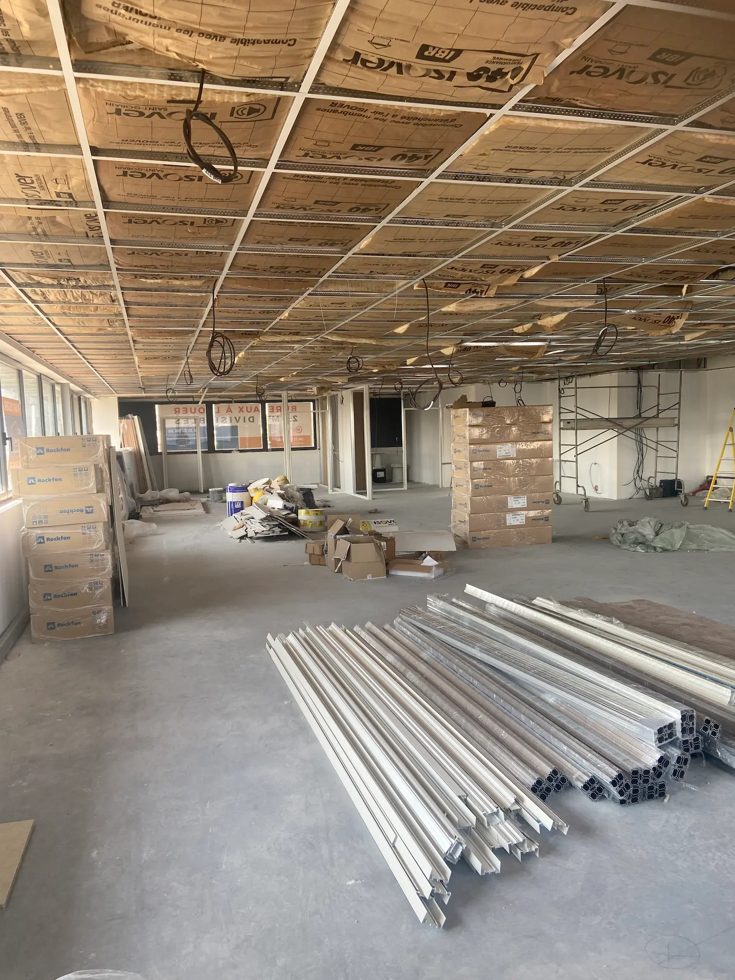 Installation électrique de bureaux créée par CC ELEC à Biganos