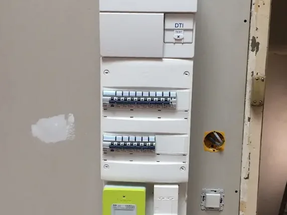 Tableau électrique remis aux normes NF C 15-100 par CC ELEC